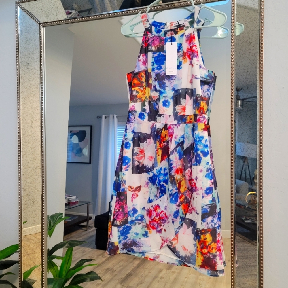 Dresses - Picture 1 of 1